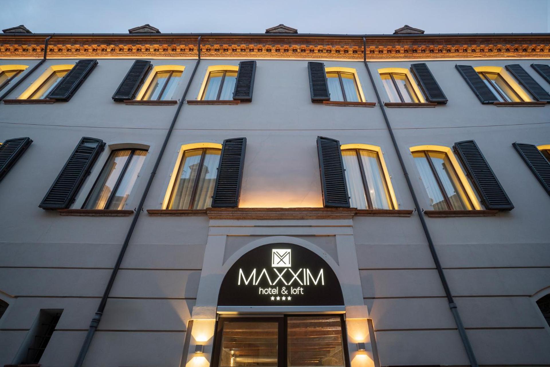 Maxxim Hotel & Loft Феррара Екстер'єр фото