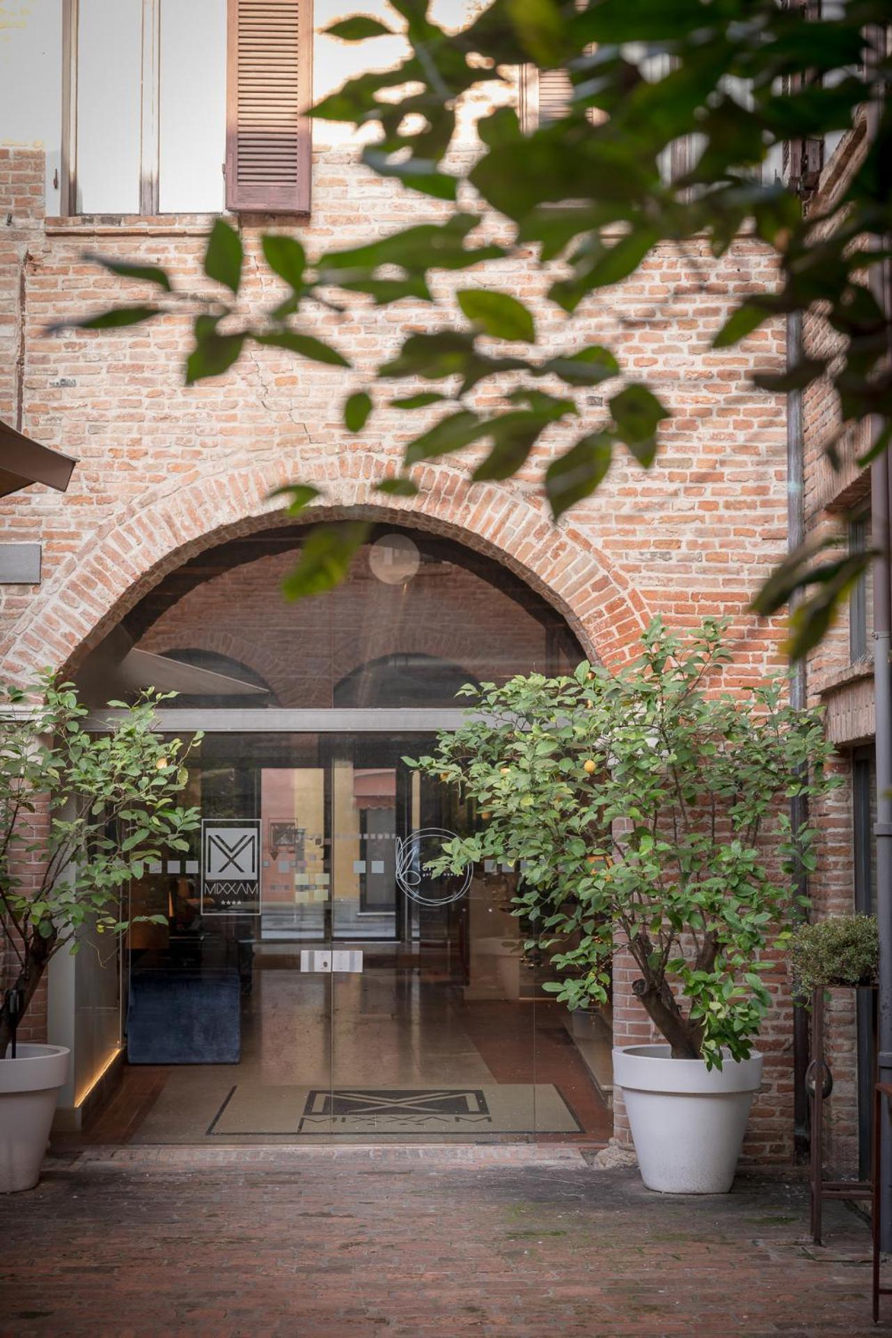 Maxxim Hotel & Loft Феррара Екстер'єр фото