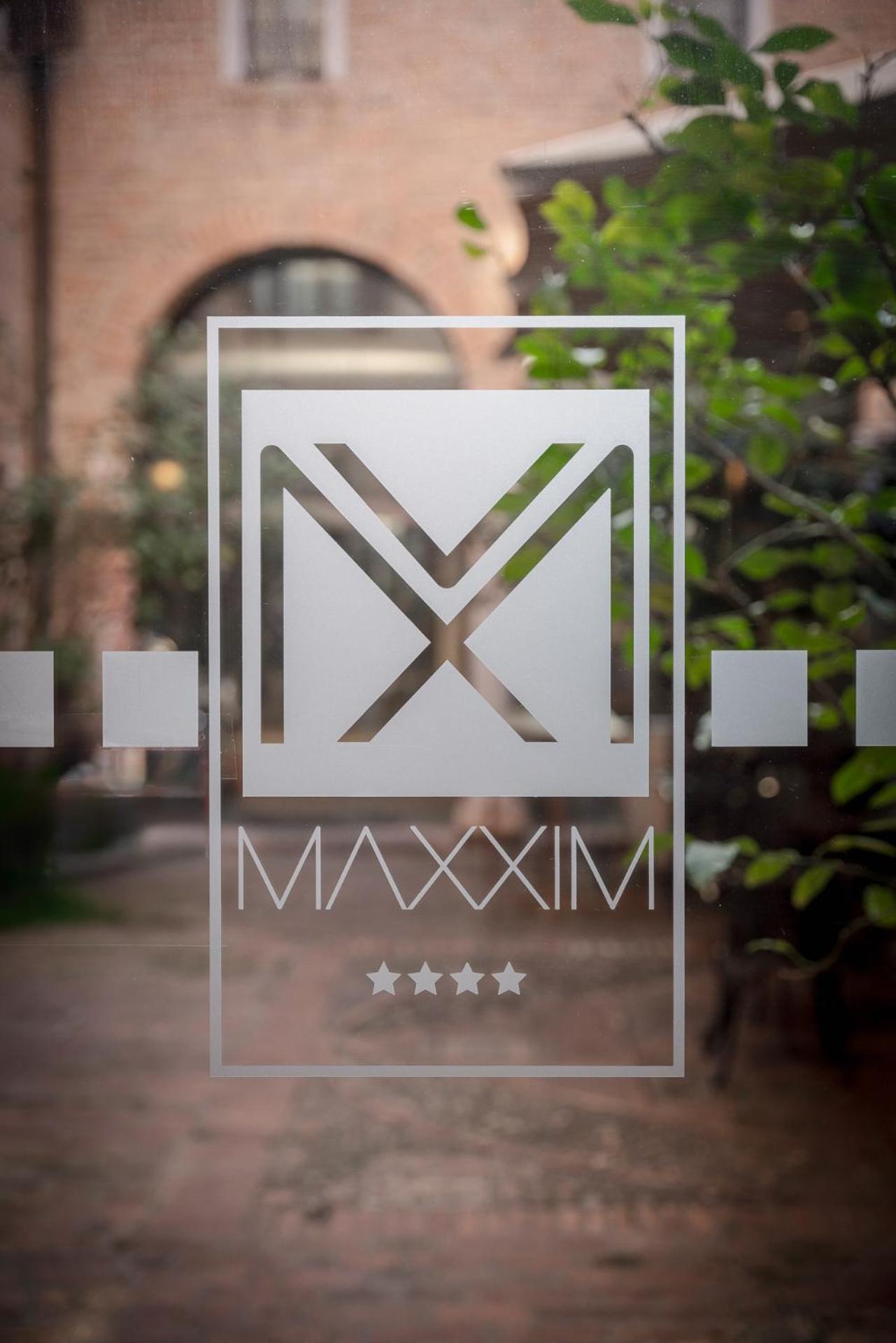 Maxxim Hotel & Loft Феррара Екстер'єр фото