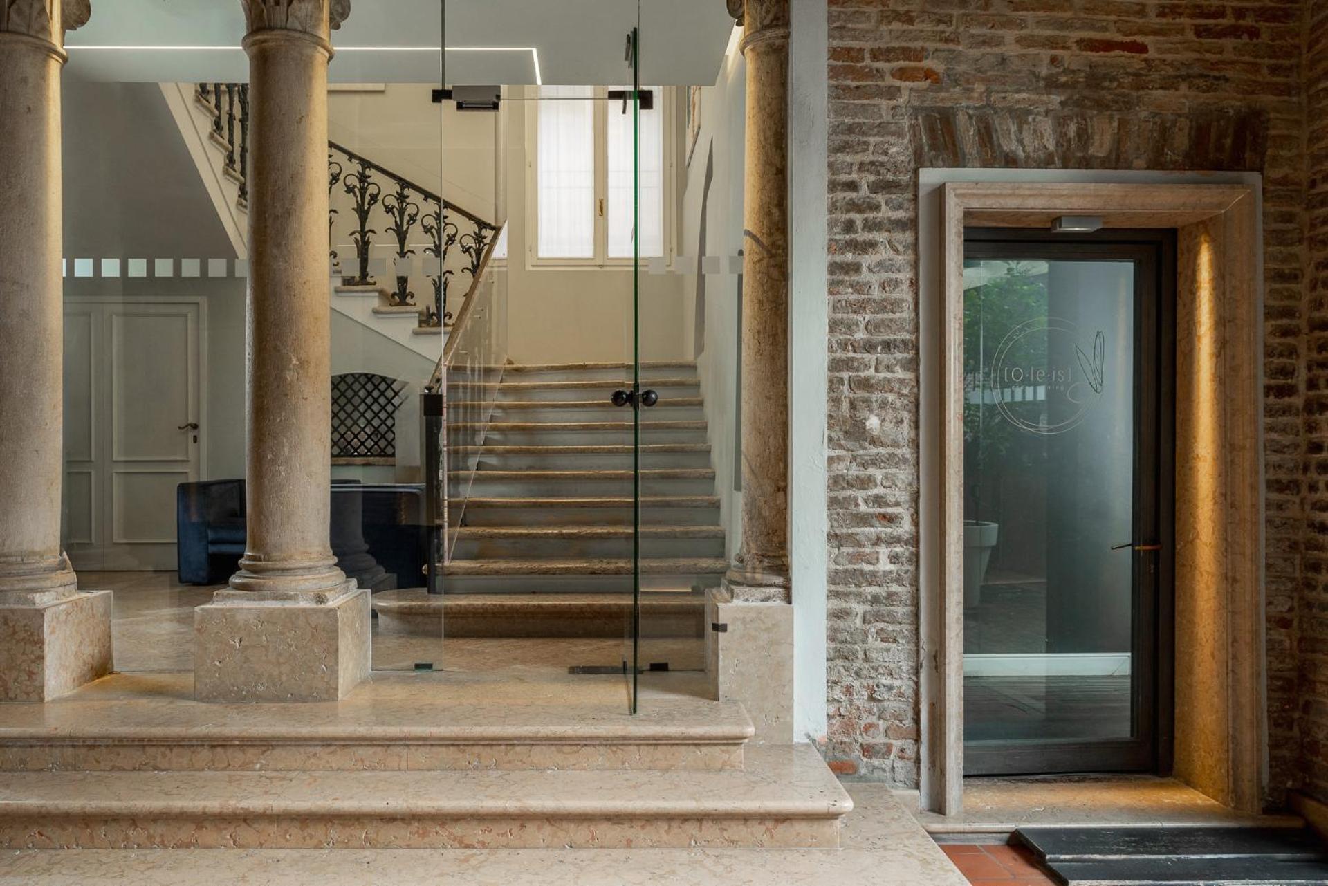 Maxxim Hotel & Loft Феррара Екстер'єр фото